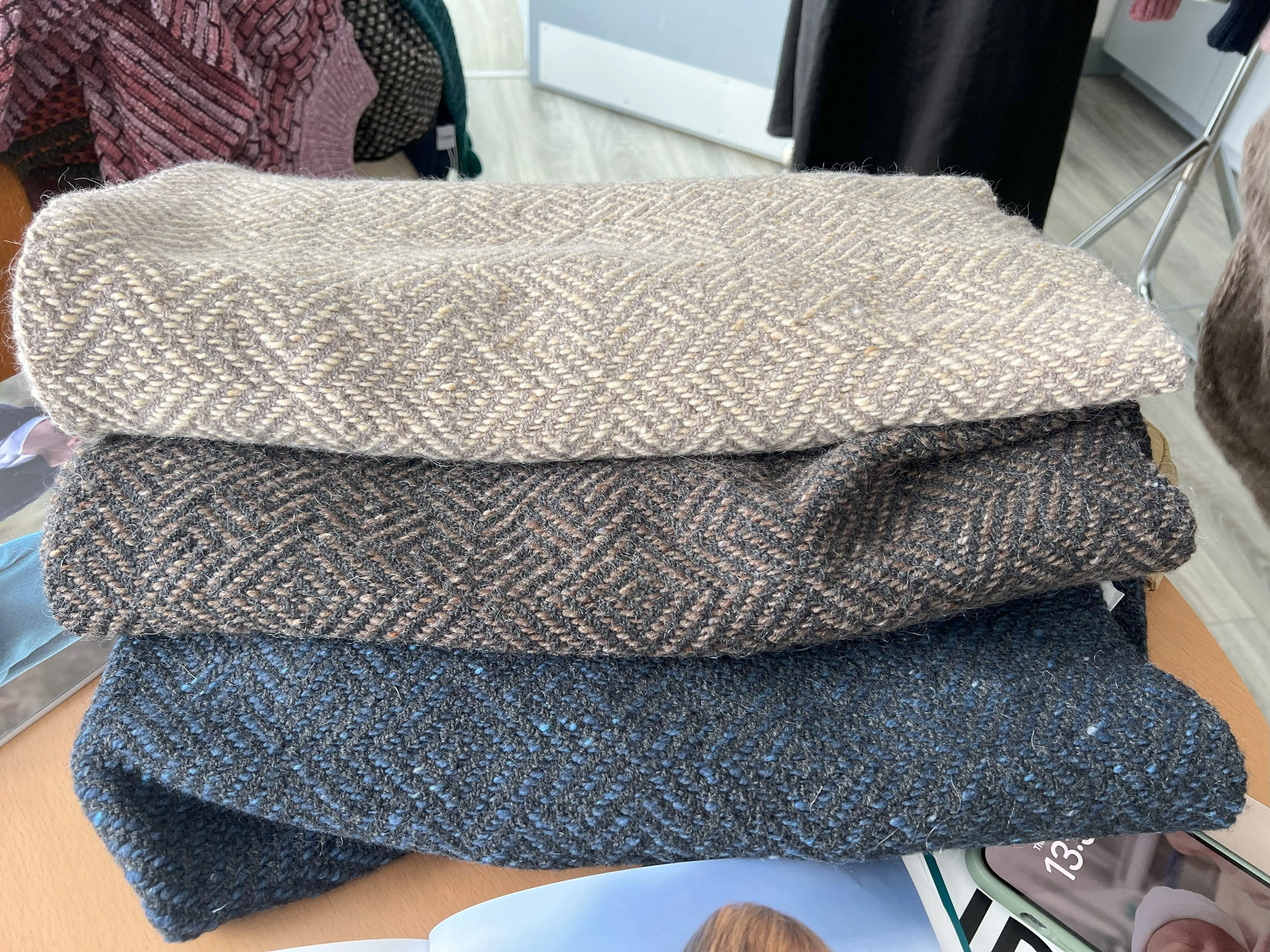 Irish - The Seal Wrap - Navy