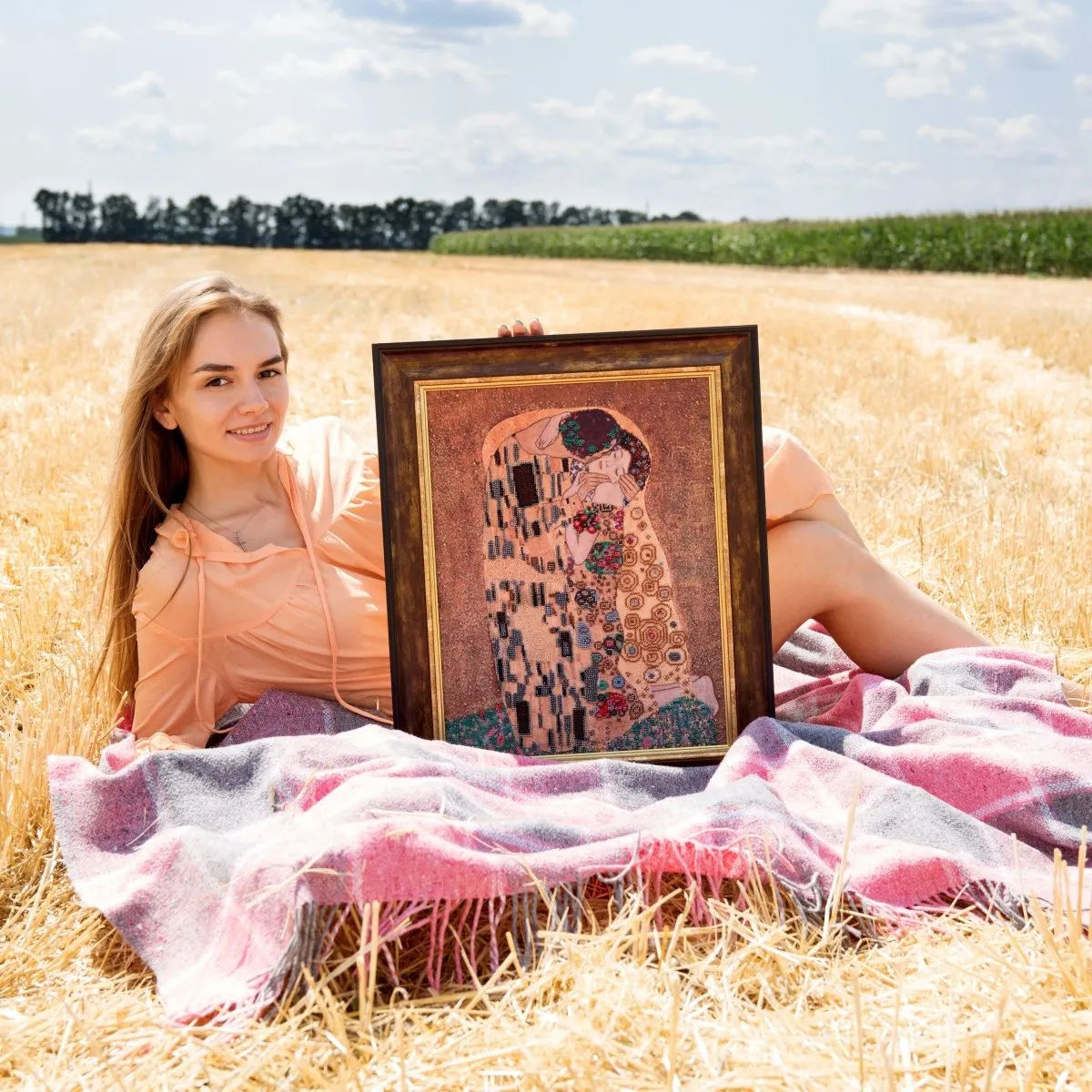 The Kiss by Gustav Klimt Beadwork Kit - Charivna Mit (B-655) | Crystal Art Embroidery